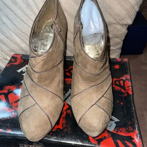New Fergalicious fergie stiletto platform booties 6.5 brown - Picture 4 of 6